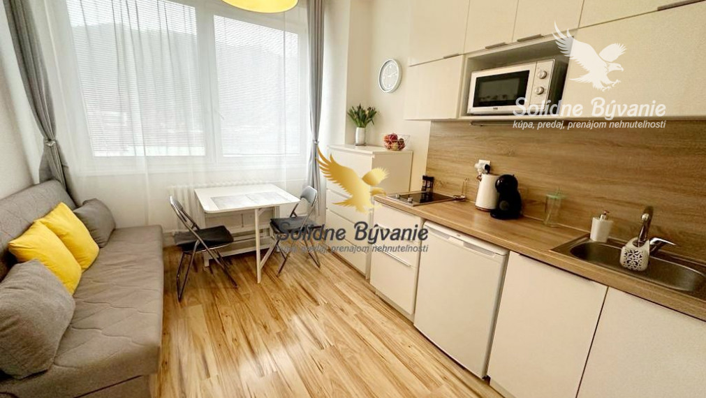 Rezervovaný!!! Exkluzívne na predaj veľmi pekne prerobený a zariadený 1,5 izbový byt, BB