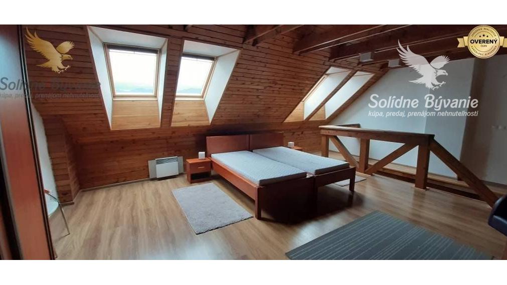 Prenajom  nadštandardný 2 izbovy mezonetový byt s parkovaním priamo na námestí, Banska Bystrica