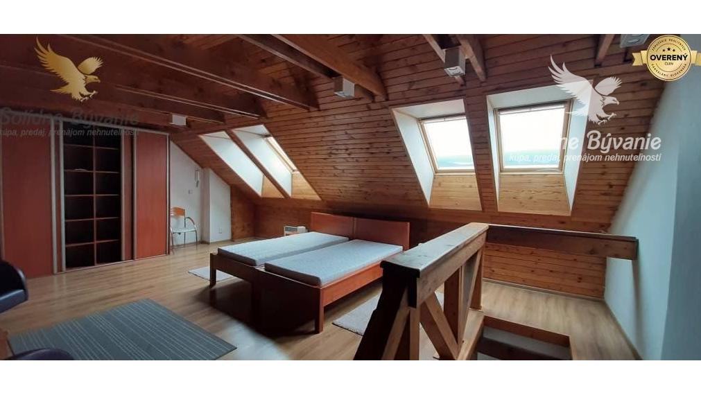 Prenajom  nadštandardný 2 izbovy mezonetový byt s parkovaním priamo na námestí, Banska Bystrica