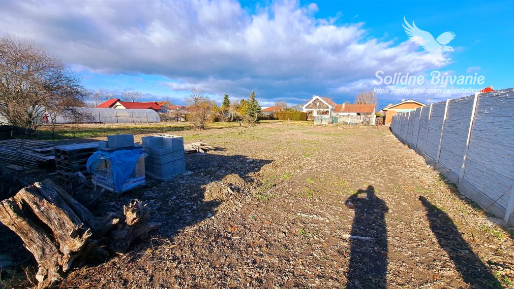 Stavebný pozemok pre rodinný dom alebo dvojdom, Mostová