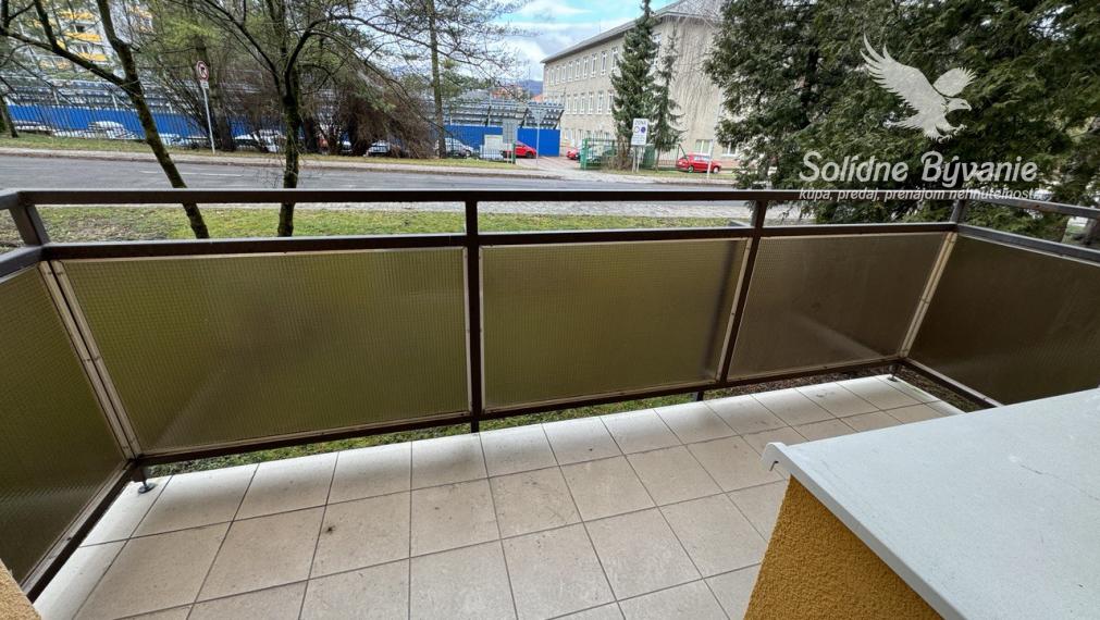 Priestranný 3 izbový byt s balkónom, Uhlisko