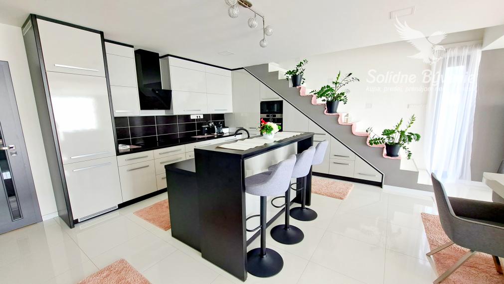 Moderný a nadštandardný 5-izbový rodinný dom, Tomášikovo