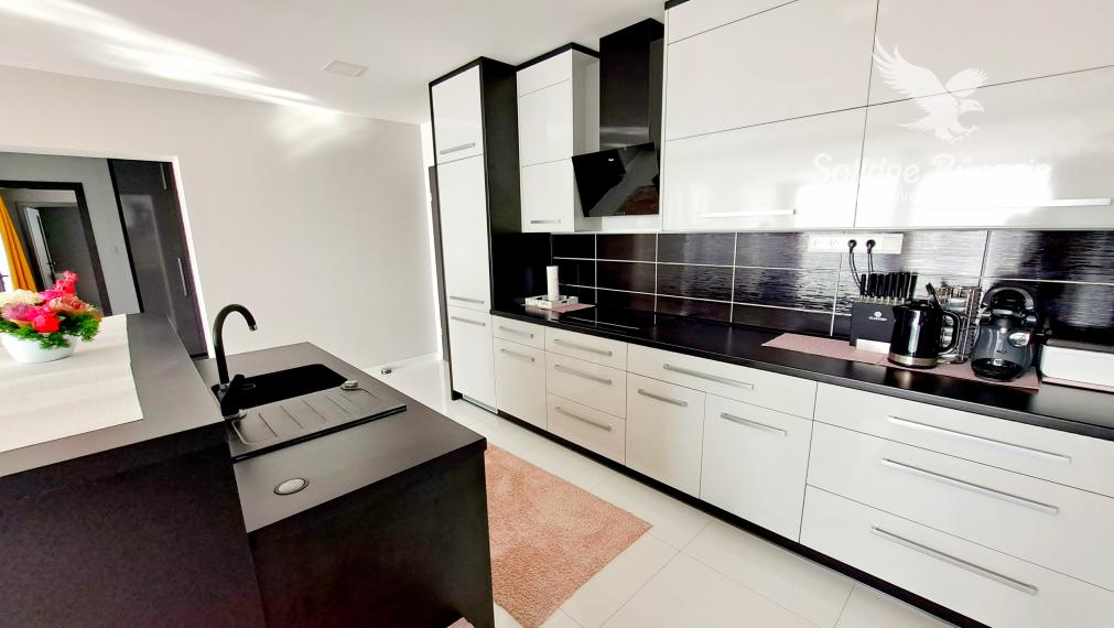 Moderný a nadštandardný 5-izbový rodinný dom, Tomášikovo