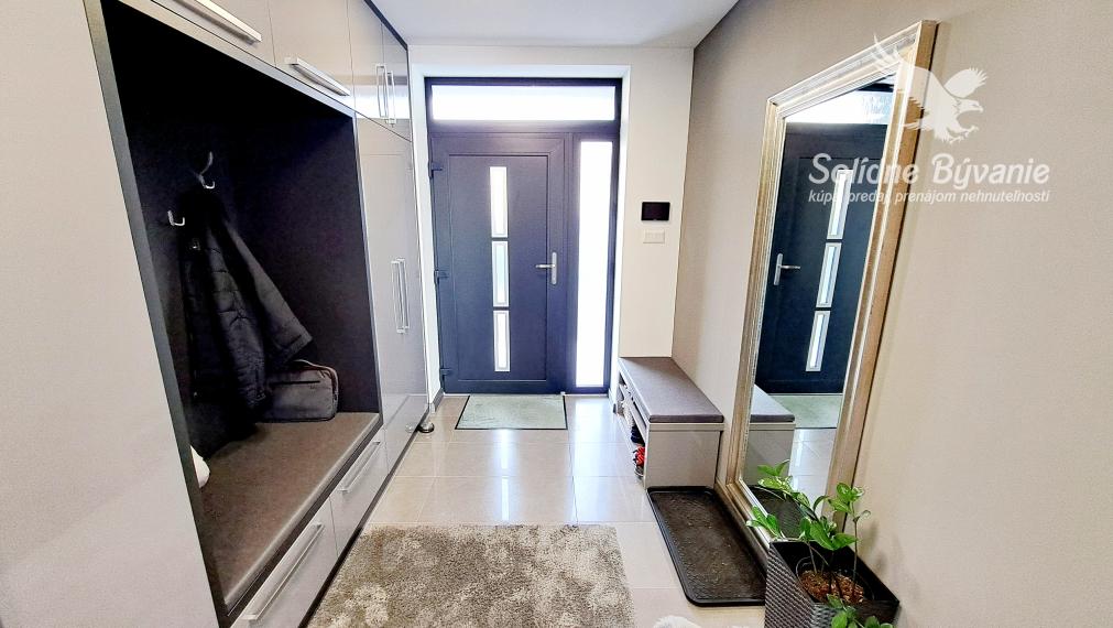 Moderný a nadštandardný 5-izbový rodinný dom, Tomášikovo