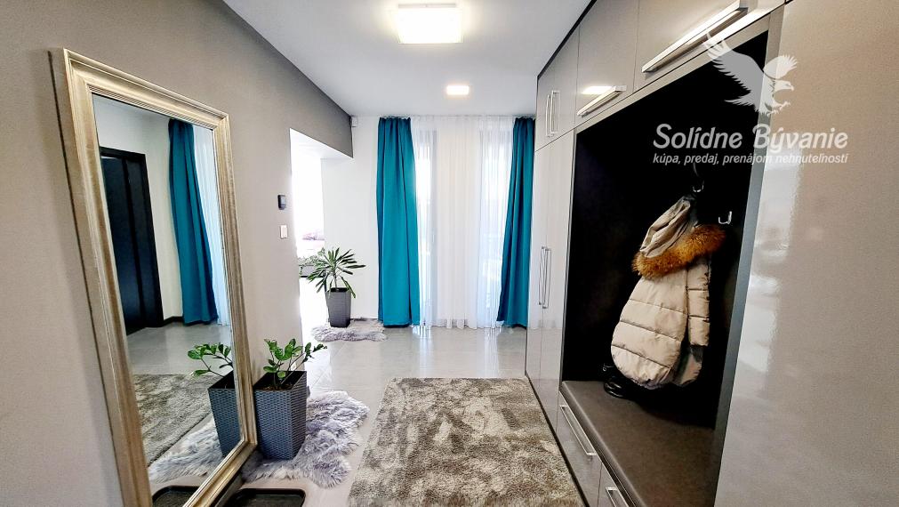 Moderný a nadštandardný 5-izbový rodinný dom, Tomášikovo