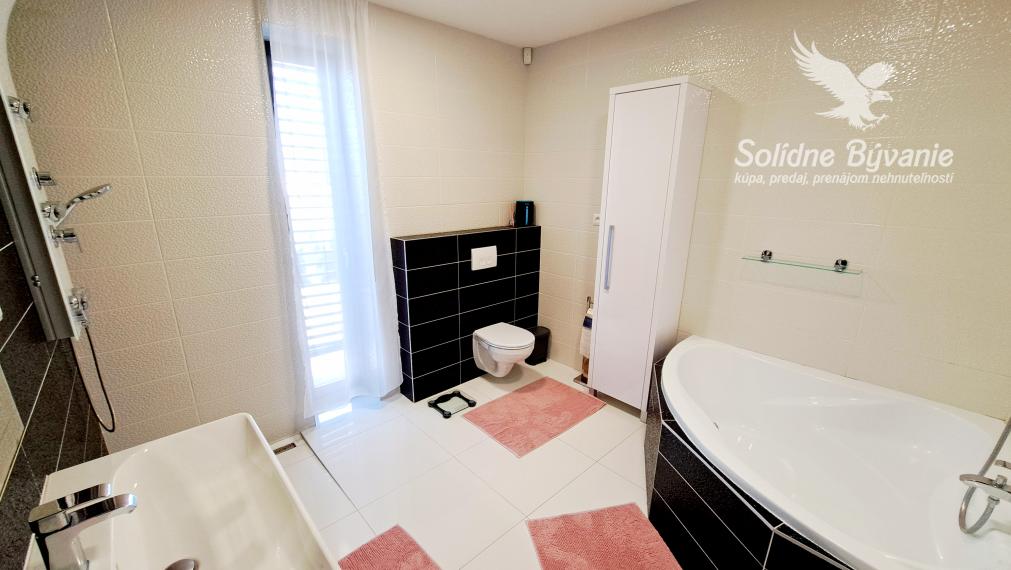 Moderný a nadštandardný 5-izbový rodinný dom, Tomášikovo