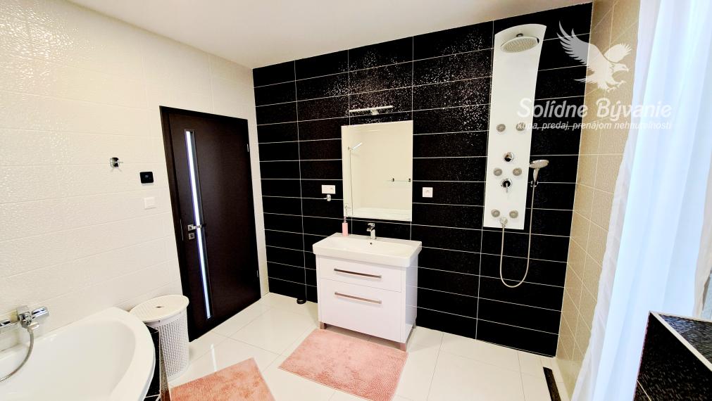 Moderný a nadštandardný 5-izbový rodinný dom, Tomášikovo