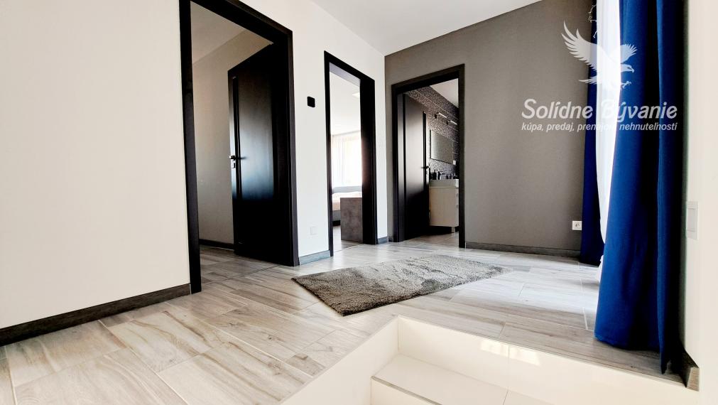 Moderný a nadštandardný 5-izbový rodinný dom, Tomášikovo