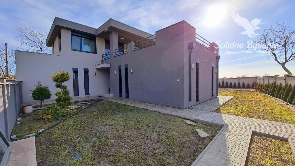 Moderný a nadštandardný 5-izbový rodinný dom, Tomášikovo