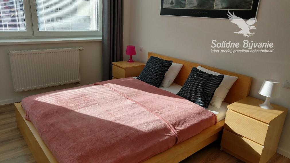 Slnečný 2 ízbový byt na prenajom, Belveder, Banská Bystrica