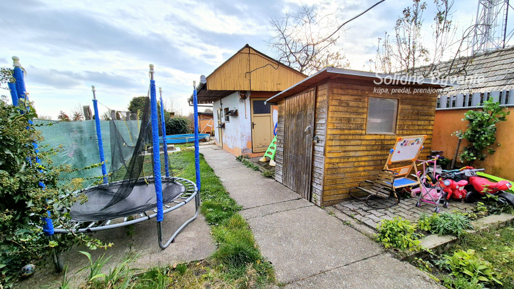 5-izbový rodinný dom s pozemkom 800 m2 v Zlatnej na Ostrove