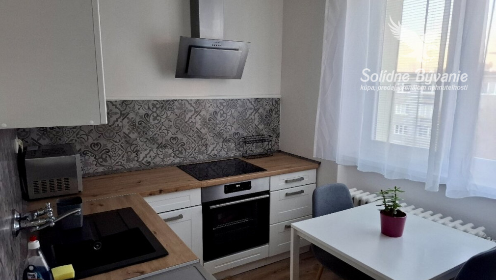 Zrekonštruovaný 2 izbový byt s balkónom Uhlisko