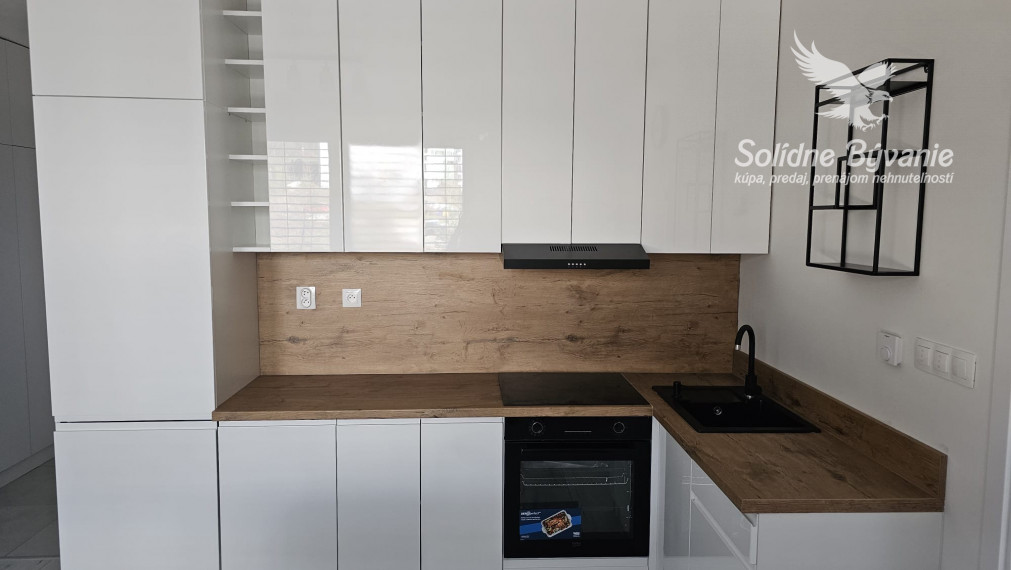 Novostavba, zariadený 2 izbový byt s parkovaním