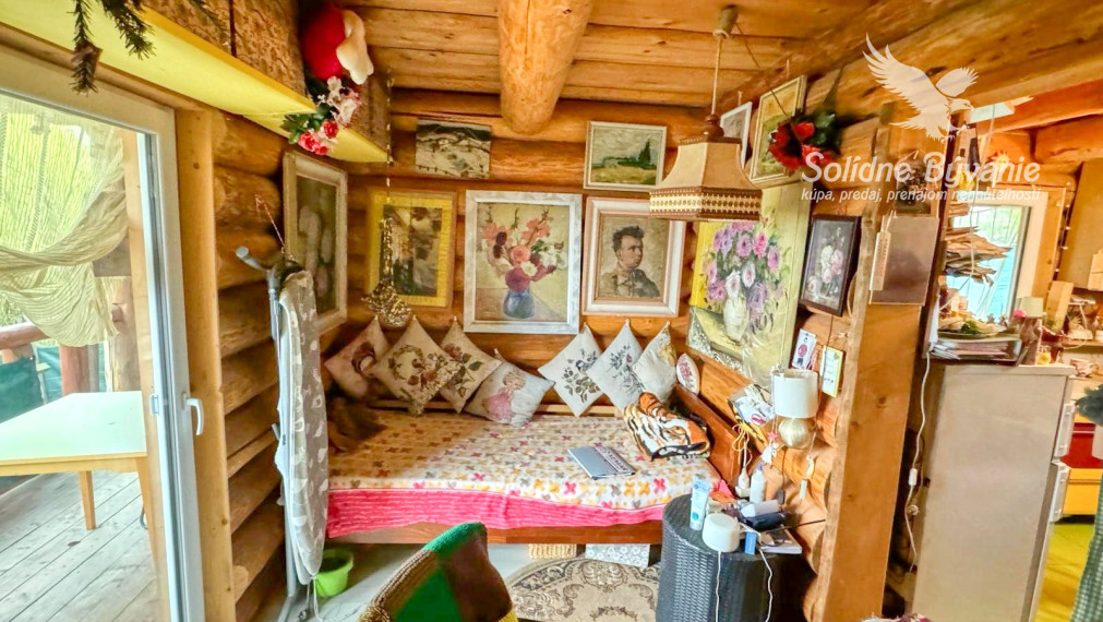 Predaj - dvojpodlažný zrub v obci Rykynčice s pozemkom 7212m2