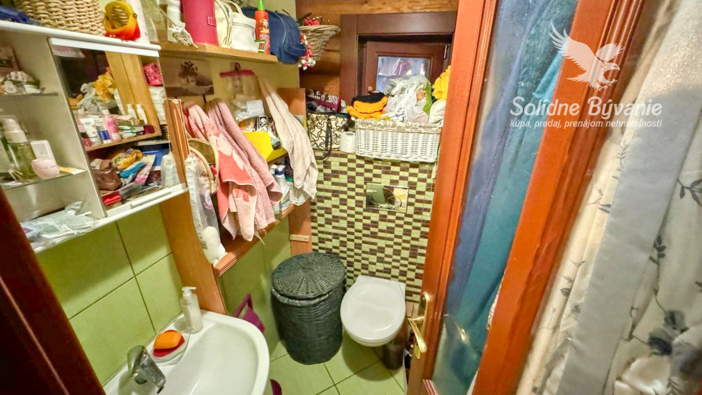 Predaj - dvojpodlažný zrub v obci Rykynčice s pozemkom 7212m2