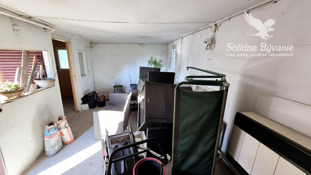 Chata s rekreačným pozemkom len 60 metrov od brehu Malého dunaja