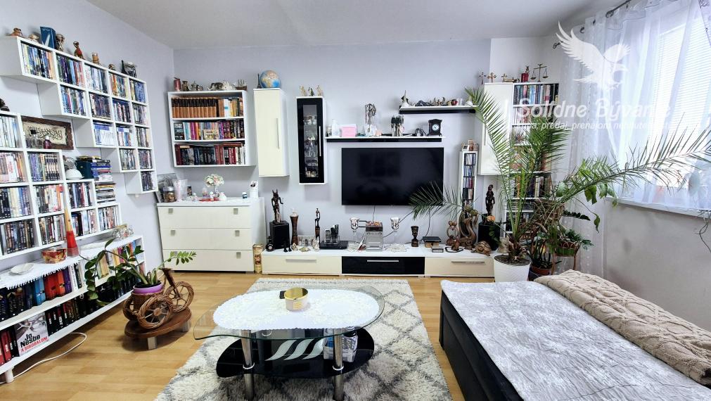 REZERVOVANÉ!!!  Na predaj 3-izbový byt s loggiou, ul. Narcisová