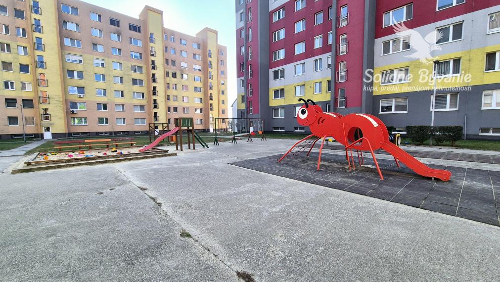 REZERVOVANÉ!!!  Na predaj 3-izbový byt s loggiou, ul. Narcisová