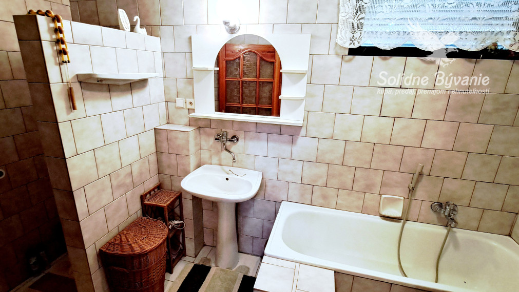 5-izbový rodinný dom v obci Ňárad