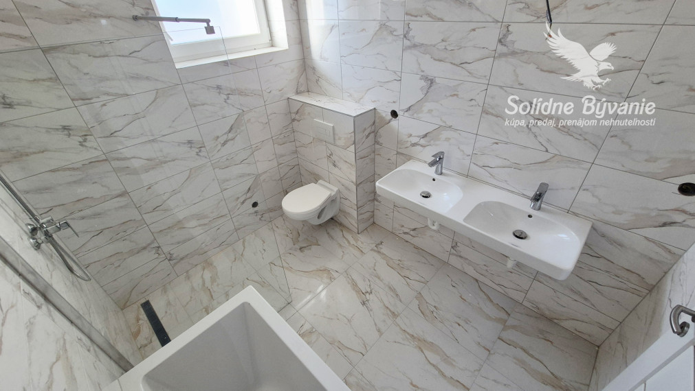 Skolaudovaná 4-izbová novostavba v stave ŠTANDARD s tepelným čerpadlom a krbom v Kvetoslavove