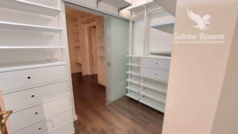 Prenajom  nadštandardný 3 izbovy  byt , ČSA,Banska Bystrica