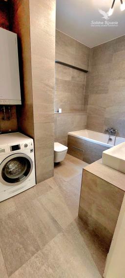 Prenájom, nadštandardný 3 izbovy  byt  pre rodinu +parkovacie miesto, ČSA,Banska Bystrica