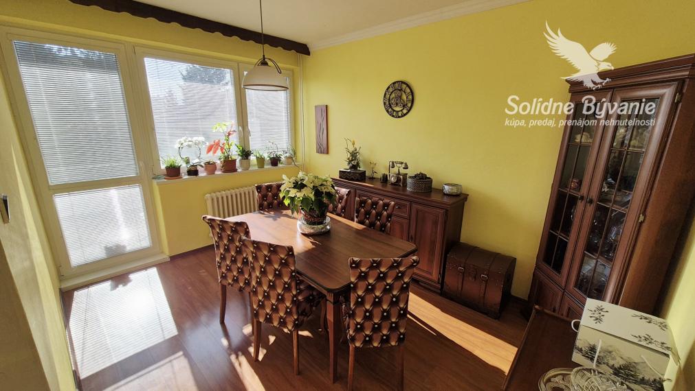 Veľkometrážny rodinný dom s dvojgarážou v centre Galanty