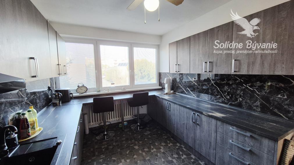 Veľkometrážny rodinný dom s dvojgarážou v centre Galanty