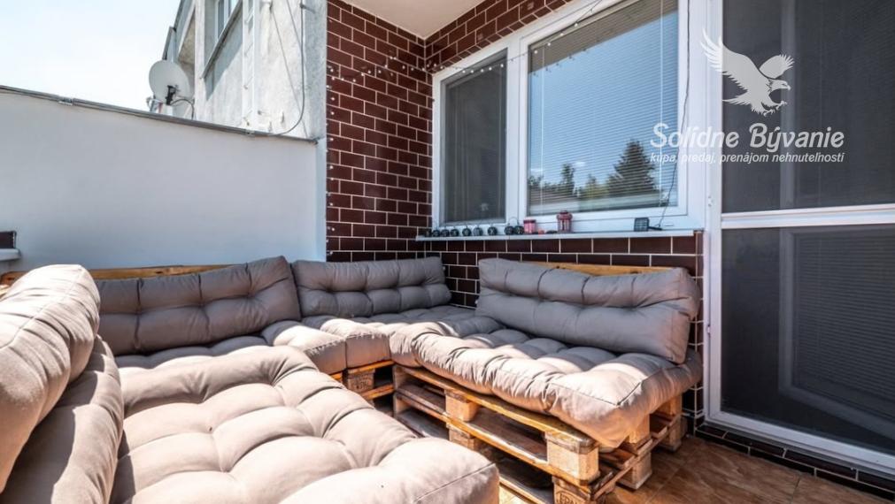 Veľkometrážny rodinný dom s dvojgarážou v centre Galanty