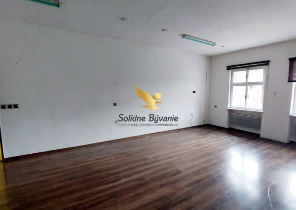 Na prenájom kancelária 60 m2 Banská Bystrica, centrum.