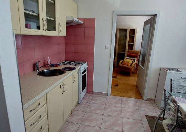 Utulný 1 izbový byt s balkónom na prenájom , THK, Banská Bystrica